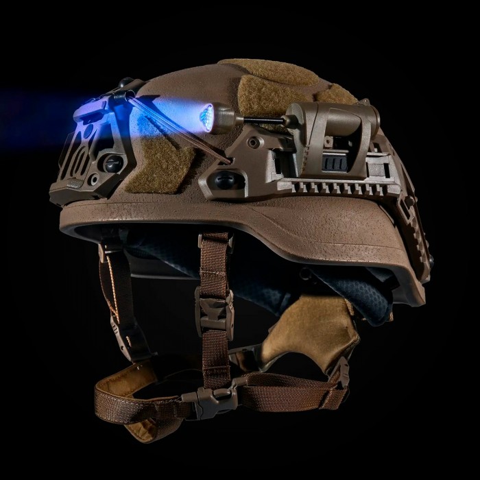 Тактический фонарь на шлем MPLS CHARGE LT-09-T, Coyote Тактический фонарь на шлем MPLS CHARGE LT-09-T, Coyote
