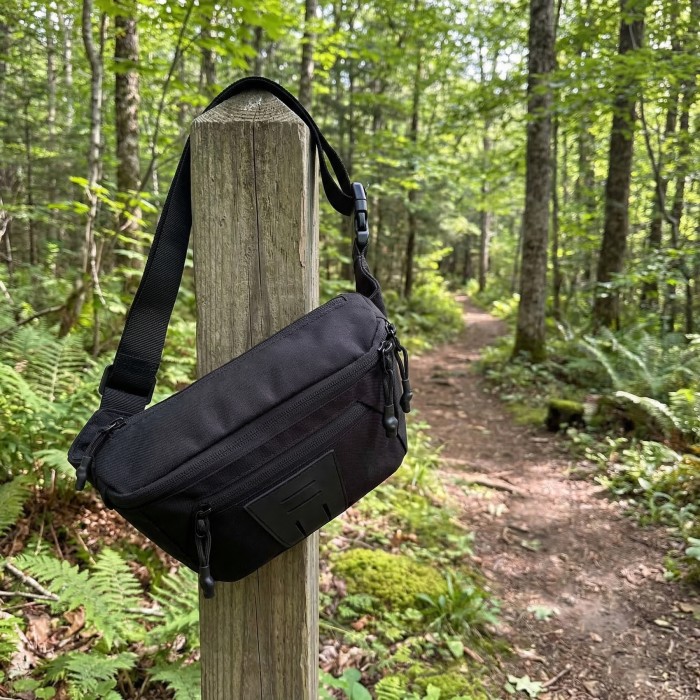 Сумка поясна Covert Range, Black Сумка поясна Covert Range, Black