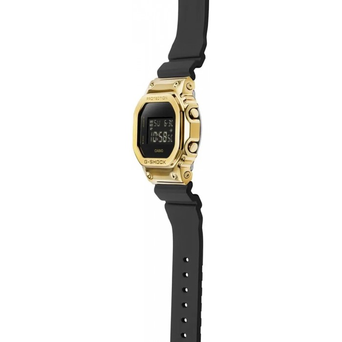 Часы Casio GM-5600G-9ER G-Shock., Gold Часы Casio GM-5600G-9ER G-Shock., Gold